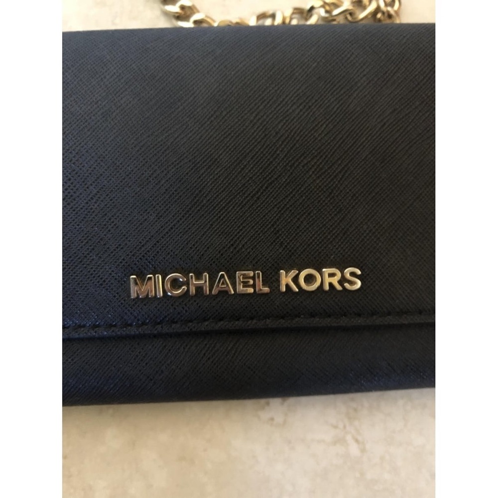Michael Kors Crossbody Wallet on Chain - Picture 4 of 5